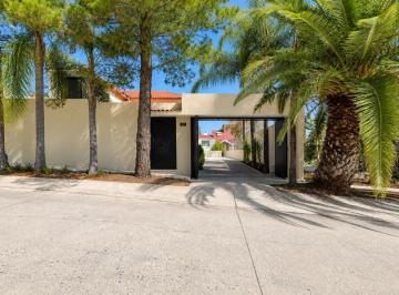 Casa · 467m² · 4 Recámaras · 4 Estacionamientos · Casa - Ciudad Bugambilia