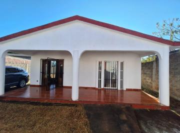 Casa · 120m² · 3 Recámaras · 2 Estacionamientos · Casa en Venta en Patzcuaro con Gran Terreno
