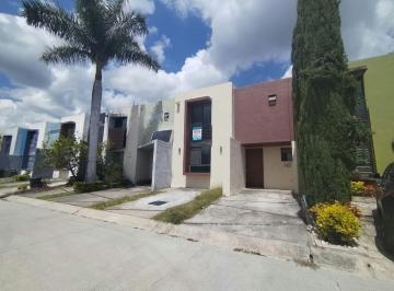 Casa de 3 habitaciones, Tlajomulco de Zúñiga · Casa en Renta en Foresta Coto Oyamel $11,500