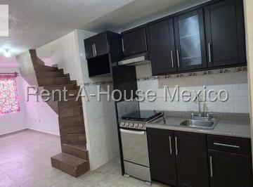 Casa · 53m² · 2 Recámaras · 1 Estacionamiento · Casa en Venta en Tecamac, Villa del Real Gis 27 - 996.