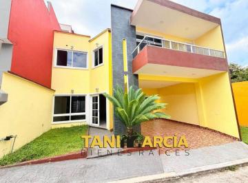 Casa de 3 habitaciones, Fortín · Vendo o Rento Casa Super Amplia en Fortín Veracruz Fraccionamiento Privado, Cerca de Plaza Shangrila