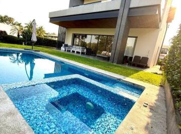 Casa de 5 habitaciones, Emiliano Zapata · Casa en Venta Sobre Fairway en Paraiso Country Club