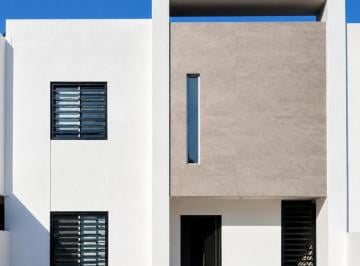 1 · Casa Amueblada en Renta en Fracc Almeria 5 Min Aeropuerto