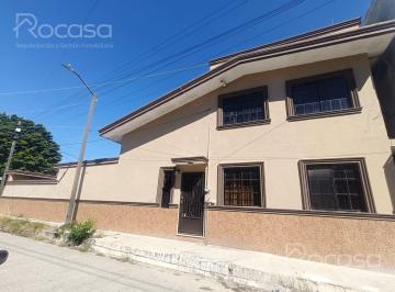 Casa · 200m² · 4 Recámaras · 4 Estacionamientos · Casa en Venta
