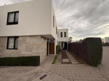 Casa en condominio de 4 habitaciones, Querétaro · Casa en Renta en El Refugio 4 Recamaras | Recamara en Planta Baja | Alberca en Condominio