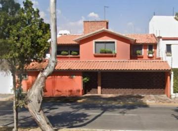 Casa de 5 habitaciones, Huixquilucan · Casa en Venta en Naucalpan, Estado de México en Lomas de Las Palmas