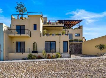 6d18d6821e65d663768af0c33fc532572548d8b6c9f0df57d90bf3f0d798785b · Casa en Venta en San Miguel de Allende con Jacuzzi y Vistas Panorámicas
