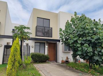 ba1a6c5b2461947890467e8cb33d28a0a07cdb4a8acb9778e584d7c74002d7fb · Increible Casa en Venta en Coto Adamar