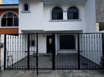 Casa de 3 habitaciones, Zapopan · Se Renta Casa en Valdepeñas