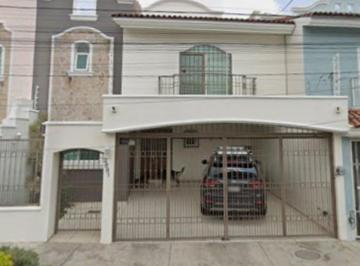 Casa en Venta de 4 habitaciones Bosques de La Victoria · Venta de Casa en Bosues de La Victoria, Guadalajara Jalisco