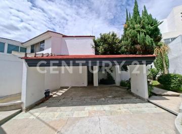 Casa · 209m² · 3 Recámaras · 2 Estacionamientos · Casa Amueblada en Renta en La Calera, Puebla | 3 Recámaras + Jardín
