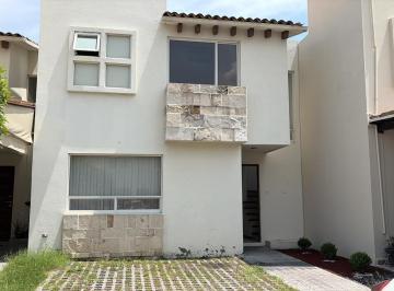 Casa · 136m² · 3 Recámaras · 2 Estacionamientos · Casa en Renta Senda Real Celaya