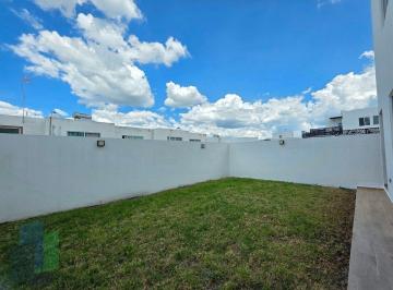 13308c3a5effac288cd78fea427b54edaca331e0b6da30faff88eed0009926a6 · Grand Juriquilla | Venta Casa con Estudio y Baño Completo en Planta Baja