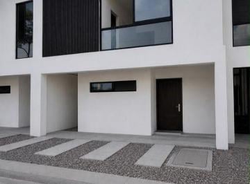 Casa de 3 habitaciones, Nacajuca · Casa en Venta, 3 Recámaras con Baño Propio Jardines del Cedro