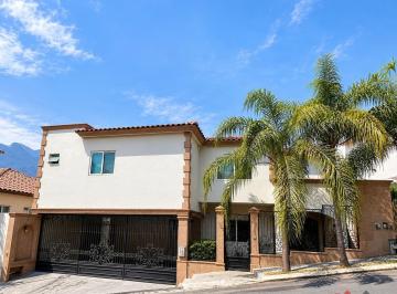 Casa · 436m² · 3 Recámaras · 4 Estacionamientos · Casa en Bosques de Valle Alto