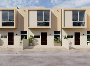 Casa · 106m² · 3 Recámaras · 2 Estacionamientos · Casa en Venta en Playa del Carmen de 3 Habitaciones a 5 Min de La Playa