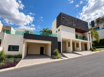 Casa de 3 habitaciones, Monterrey · Casa en Venta en Monterrey Zona Carretera Nacional