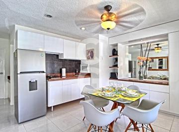 Departamento · 55m² · 1 Recámara · 1 Estacionamiento · Departamento en Venta y Renta en Cancún en Cond Brisas en Zona Hotelera con Vista Al Mar