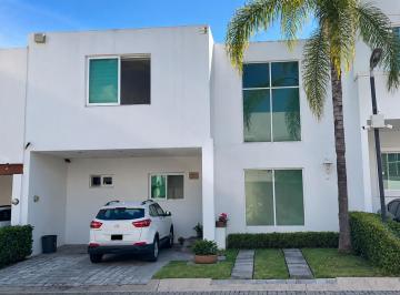 Casa de 3 habitaciones, Zapopan · Casa en Venta en Virreyes Residencial, Zapopan, Jalisco