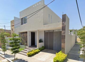 Casa de 3 habitaciones, Zapopan · Casa en Venta en Zapopan, Jalisco