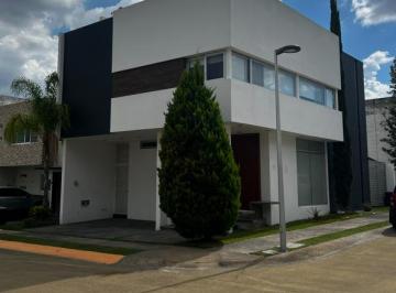 Casa de 4 habitaciones, Zapopan · Casa en Venta – Coto Imperio Sueco 3b| Valle Imperial