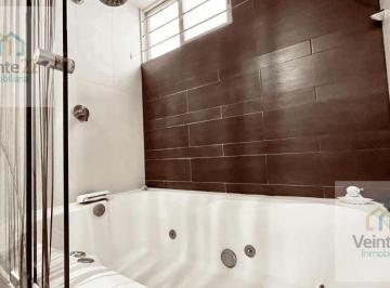 Casa · 443m² · 3 Recámaras · 3 Estacionamientos · Casa en Venta en San José del Puente, con Excelente Ubicación