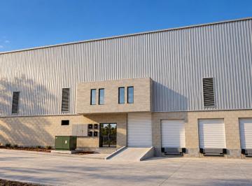 Nave industrial · 3296m² · 15 Estacionamientos · Nave en Renta en Nextipac