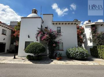 Casa · 200m² · 3 Recámaras · 2 Estacionamientos · Casa en Los González