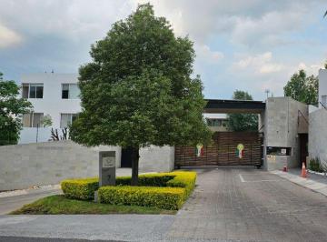 Casa de 2 habitaciones, Corregidora · Casa de Una Planta 211 m² con 2 Recámaras en Venta en Corregidora. Totalmente Amueblada