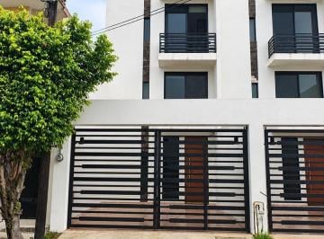 Casa · 165m² · 3 Recámaras · 2 Estacionamientos · Casa Amueblada en Renta en Col. Universidad Poniente, Tampico Tamaulipas.