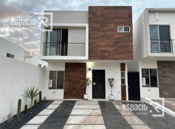 Casa · 2 Estacionamientos · Casa en Renta Amueblada en Malaga Reliz