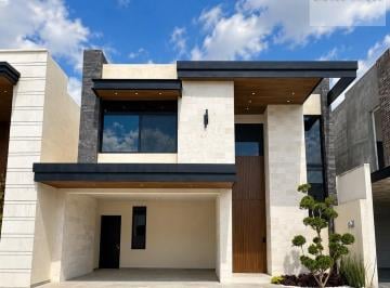 Casa · 320m² · 3 Recámaras · 3 Estacionamientos · Casa en Fraccionamiento Seterra Residencial