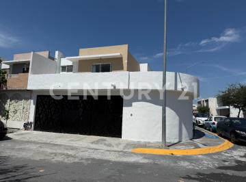 Casa · 143m² · 3 Recámaras · 2 Estacionamientos · Casa en Venta con Esquina con Excedente en Valle La Rioja, Apodaca, Nl
