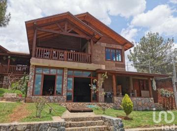 Casa · 500m² · 4 Recámaras · 3 Estacionamientos · Casa Tipo Cabaña en Pátzcuaro Frac. Privada Villas del Sol