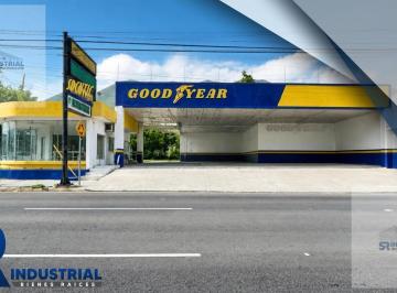 Local comercial · 370m² · 10 Estacionamientos · Local Comercial en Renta en Monterrey Sur