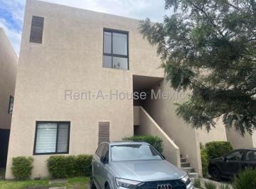 Casa de 2 habitaciones, El Marqués · Zakia Se Vende Planta Alta de Dúplex con 166 m 2 Recamaras 3 Baños 2 Autos - Ver Descripción