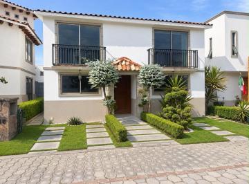 Casa de 5 habitaciones, Metepec · Casa en Venta en Condado del Valle