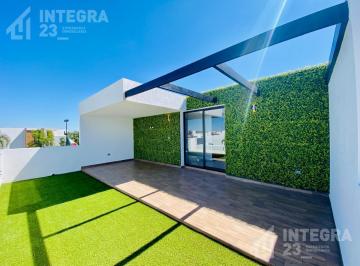 Casa · 297m² · 4 Recámaras · 2 Estacionamientos · Casa en Venta en Lomas 3, con 4 Recámaras, Frente a Ómada, en Esquina, Entrega Inmediata