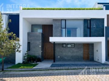 Casa · 330m² · 3 Recámaras · 2 Estacionamientos · Casa en Venta a 2 Min. de Sonata, Lomas de Angelópolis II, Atrás de Upaep, Inmediata, Parque Viena