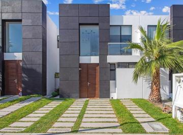 Foto 1 · Casa en Renta Amueblada