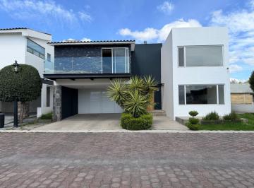 Casa en condominio de 4 habitaciones, Calimaya · Casa de 400 m² con 4 Recámaras en Renta en Residencial El Mesón