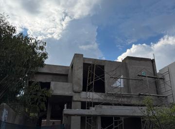 Casa de 4 habitaciones, Tlajomulco de Zúñiga · Casa en Venta en El Palomar, Jockey Club | 399 m² de Construcción