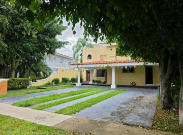 Casa de 4 habitaciones, Zapopan · Casa Venta en Valle Real
