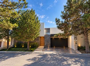 Casa de 5 habitaciones, San Luis Potosí · Casa en Renta en La Loma Club de Golf, San Luis Potosí