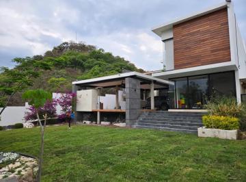 1 · Casa en Venta, Esquina y Jardín Muy Amplio en Vista Real, Corregidora, Querétaro