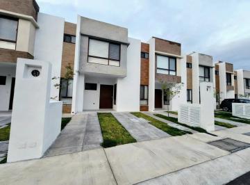 1 · Casa Nueva en Renta en Zibata, con Jardin Excedente, 3 Hab Mas Estudio