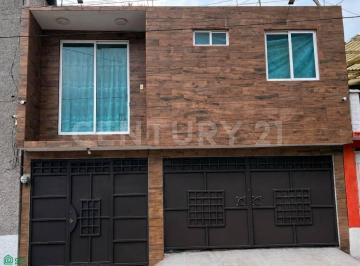 Casa · 200m² · 3 Recámaras · 2 Estacionamientos · Se Renta Casa en Jardines de Morelos, Ecatepec