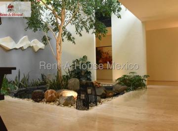 Casa · 2400m² · 5 Recámaras · 8 Estacionamientos · Exclusiva Casa en Hacienda de Valle Escondido Atizapán de Zaragoza