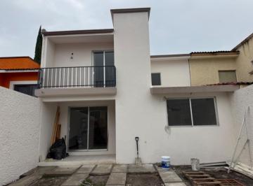 1 · Casa en Venta Remodelada 4 Recámaras, 1 en Pb, Corregidora, Qro
