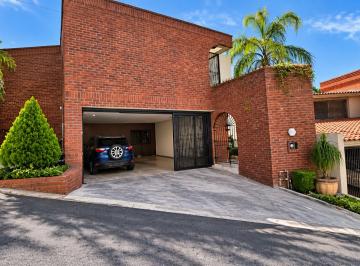 Casa de 3 habitaciones, Guadalupe · Casa en Venta con Espacios Amplios - Contry La Silla